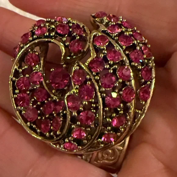 Vintage Elegant Pink Rhinestone Crystal Gold Brooch - Picture 10 of 10